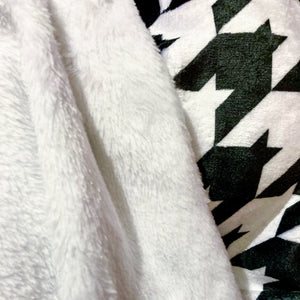 Classic Houndstooth Faux Fur Throw Blanket
